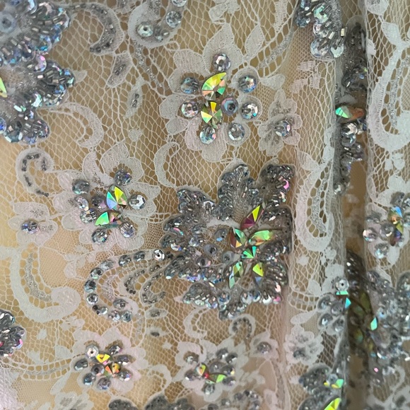 Lace with sequin detail cocktail dress - Picture 4 of 4
